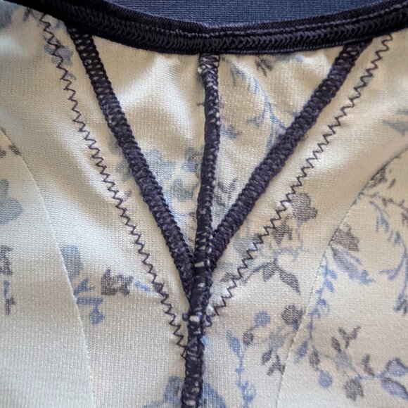 Ruby Ribbon Lace Full Support Bra tank Size 40 Lt Blue with Flowers Like New - Picture 8 of 9